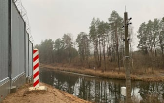 «Мышь не проскочит» — Польша приступила к строительству электронного забора на реке у границы с Беларусью — Фото