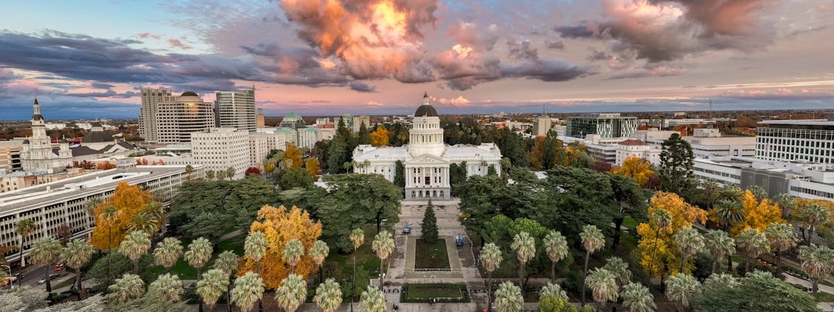 Франция впервые обогнала Грецию по показателю доходности гособлигаций