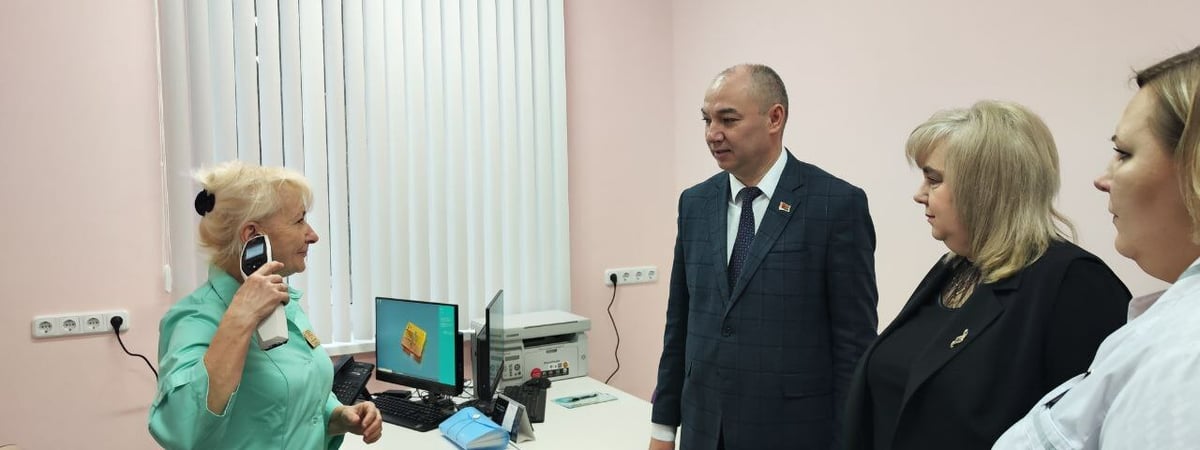 В Минобразования рассказали, как решили бороться с нехваткой медиков в Беларуси. Когда пообещали «укомплектовать» врачами регионы?