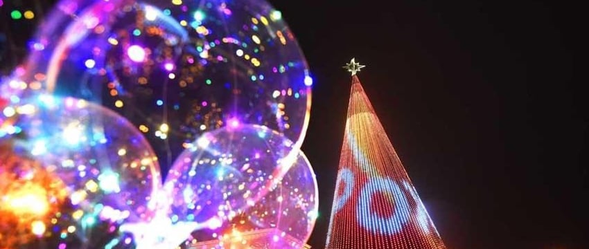 Новый год в Гомеле. Звездное небо над катком и ретронабережная