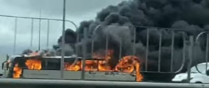 Пожар на трассе М1: горел туристический автобус с детьми