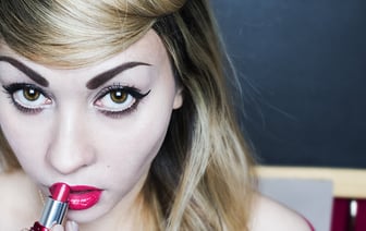 Просроченную на 4 года косметику продавал предприниматель в Оршанском районе