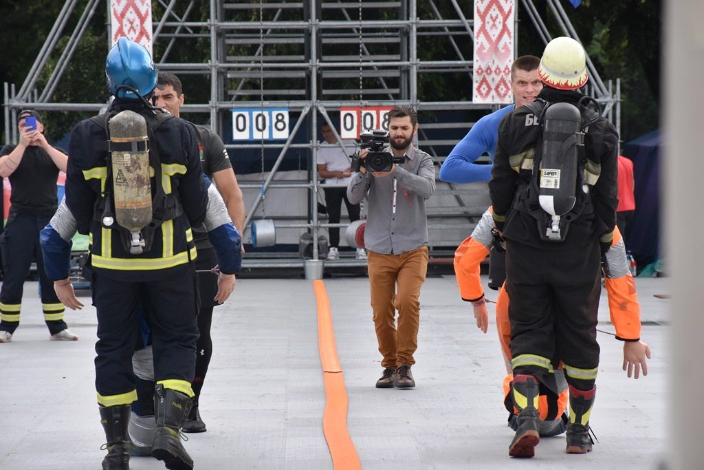 Показательные выступления МЧС в Бресте. Видео и фото