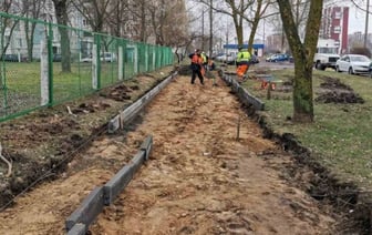 В Бресте обустраивают пешеходные дорожки по улицам Орловской и Заречной