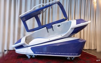 "Нажмите эту кнопку": портативная капсула для самоубийц скоро будет использоваться в Швейцарии"