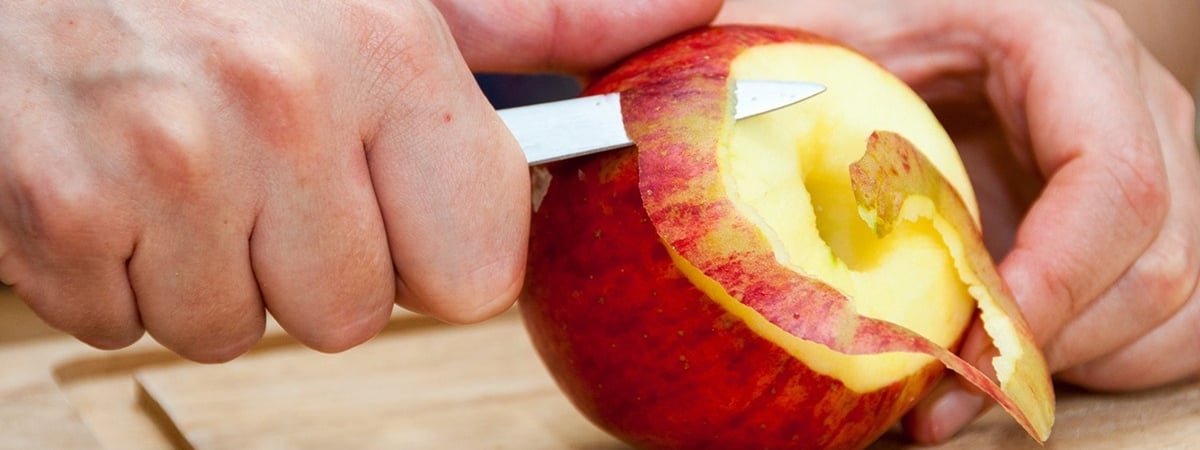 Действительно ли яблоки полезнее есть со шкуркой? Медик и химик развеяли 1 миф и 1 подтвердили — Полезно