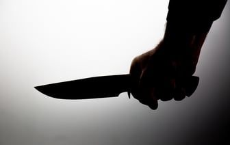 В Щучине жена метнула нож в мужа и… попала