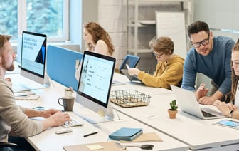 В Беларуси силовики задержали не менее 4-х сотрудников обслуживающей экраны компании