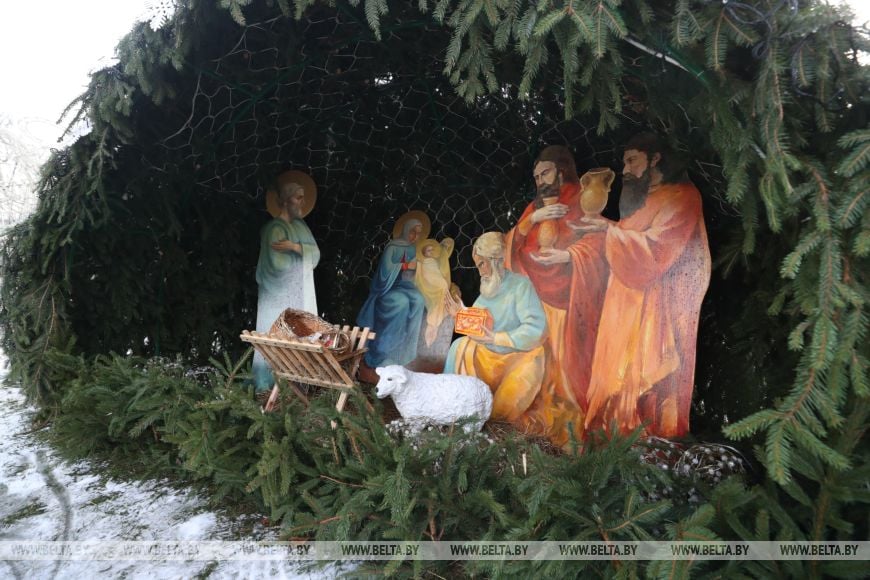 Праздничное рождественское богослужение проходит в Свято-Симеоновском кафедральном соборе Бреста
