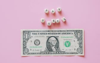 «Дочка» компании Visa отменила денежные переводы в Беларусь