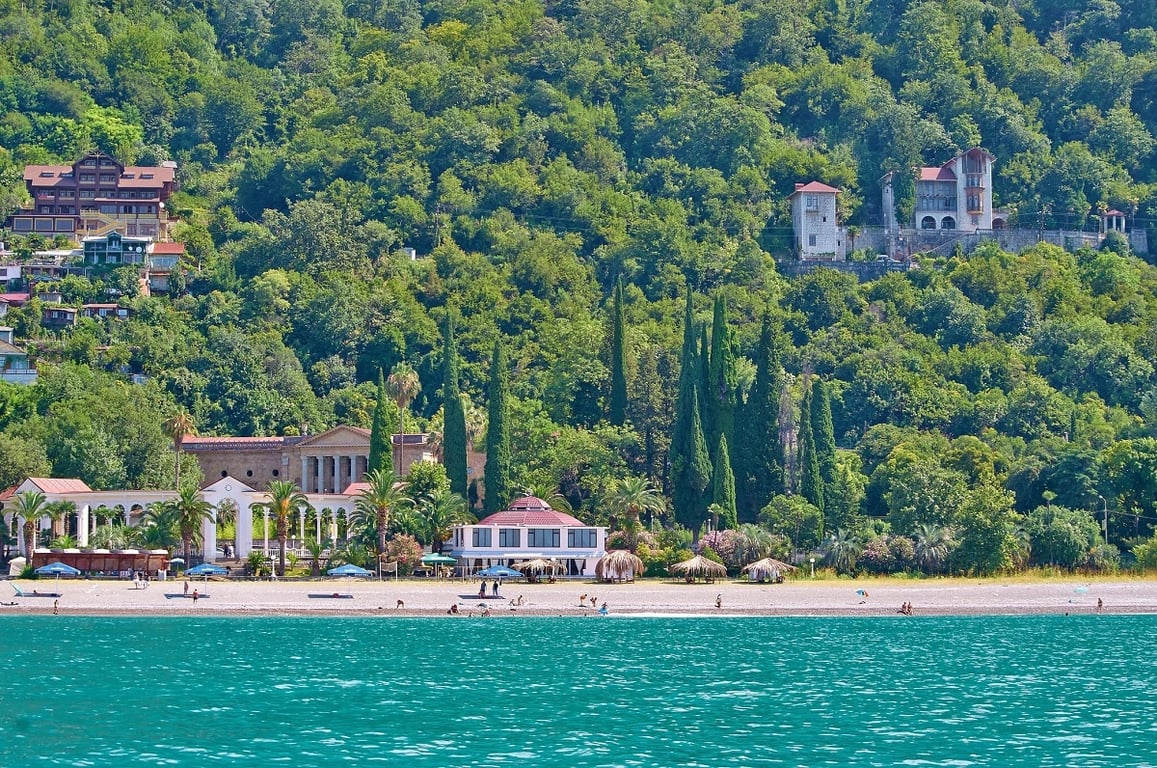 Стартуем из Бреста! 5200 км пути, пробки и коровы на дорогах – путешествие к морю в Абхазию на машине