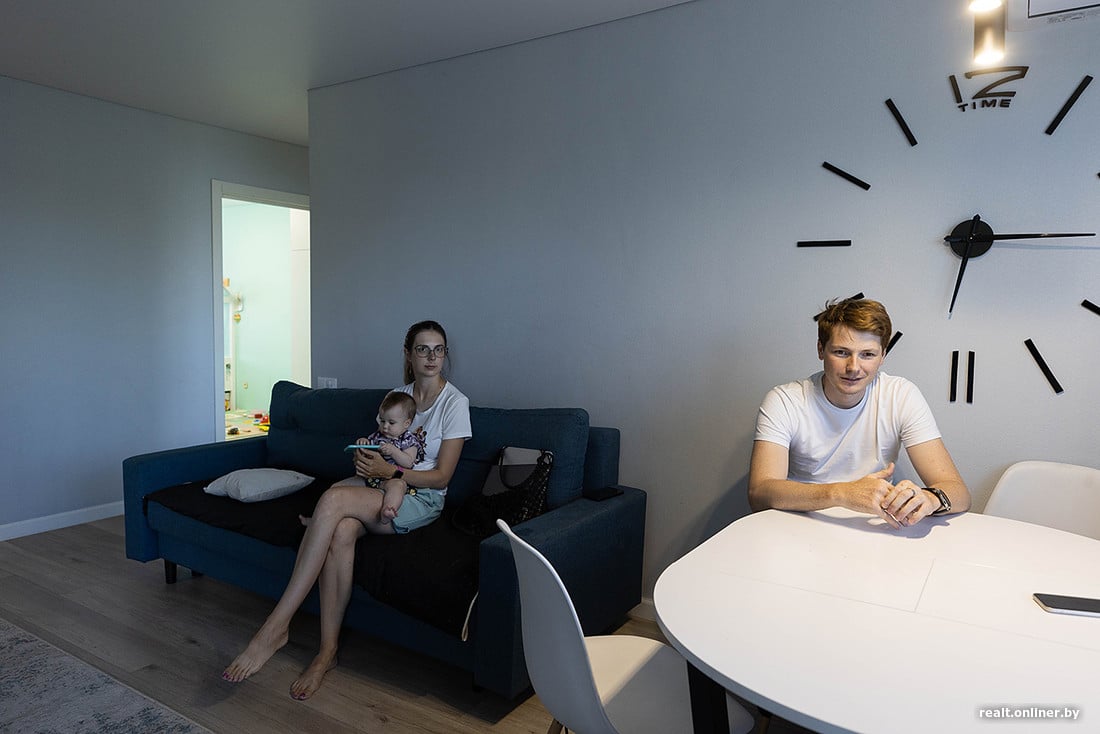 «Жили на одну зарплату, а вторую откладывали». Белорусы рассказывают, как им удалось накопить на квартиру