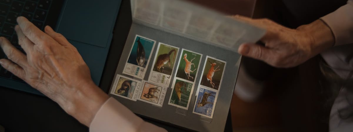 Страны Балтии выпустили почтовую марку в честь десинхронизации энергосистемы с РФ