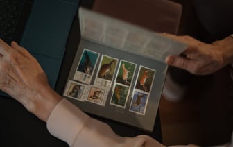 Страны Балтии выпустили почтовую марку в честь десинхронизации энергосистемы с РФ