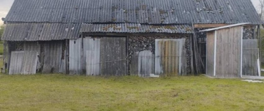 Кража дров и торфобрикетов в деревне Кобрин