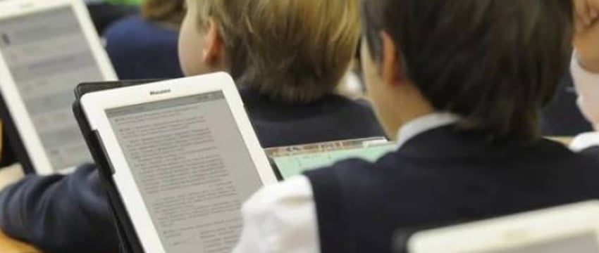 Можно ли использовать планшет вместо учебников? Вот ответ