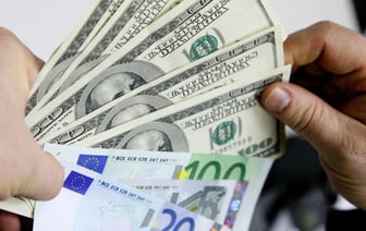 Доллар достиг минимума за более чем 1,5 месяца. Что с евро и с какими курсами белорусы идут на выходные?