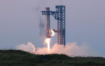 Самая большая ракета Starship впервые приземлилась после полета