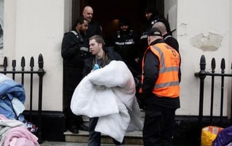 Незваные гости: кто такие окупасы в Испании и как они становятся хозяевами чужого жилья