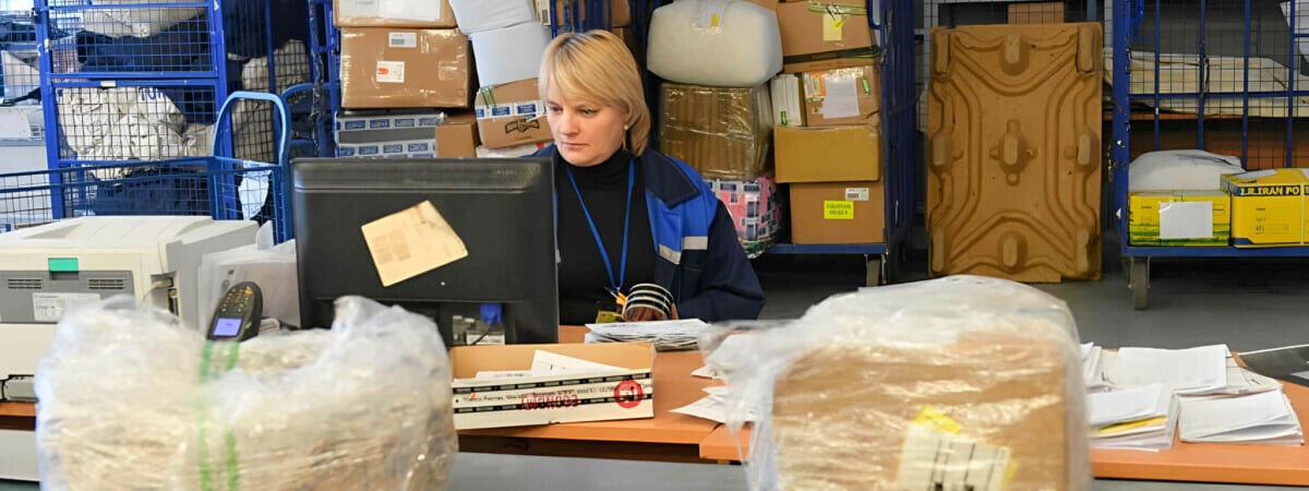 Россия предложила в разы снизить порог беспошлинных онлайн-покупок в ЕАЭС. Что скажут в Беларуси?