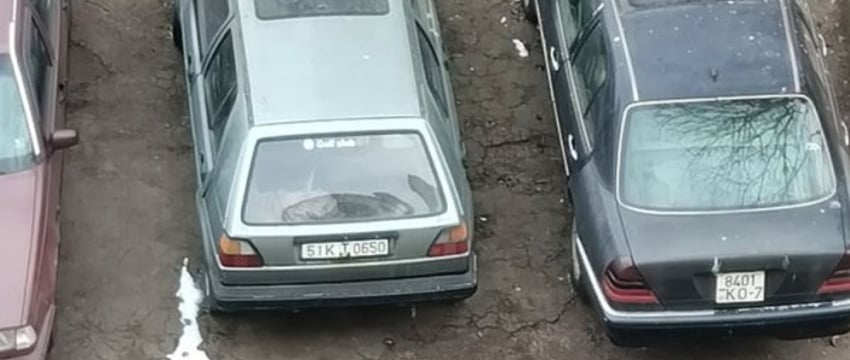 Нашел хитрый способ «застолбить» себе место во дворе. Рассказ белоруса