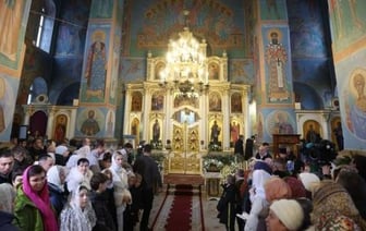 Лукашенко зажег рождественскую свечу в храме Логойска