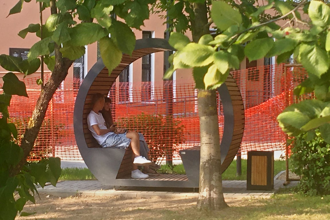 Студенческий сквер в Витебске напротив ВГУ. Фото Сергея Серебро