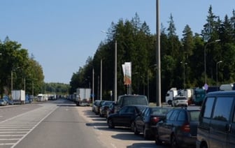 «Для авто с мотором больше 1,5 л проезд закрыт». Литва присоединилась к ограничениям?