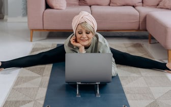 Мошенники убеждали пенсионерку перевести им деньги потому, что «купюры заражены»