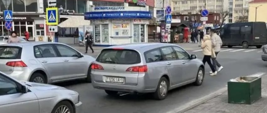 Мужчина предложил оборудовать регулируемый пешеходный переход возле центрального рынка в Бресте