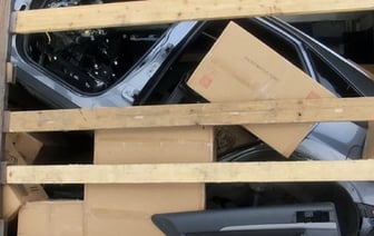 Кроссоверы разобрали и пытались ввезти под видом запчастей — вот каким будет штраф от таможни