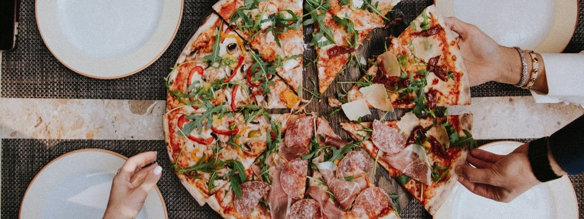 Почему покупать одну большую пиццу выгоднее, чем две поменьше? Вот что говорит математика — Полезно