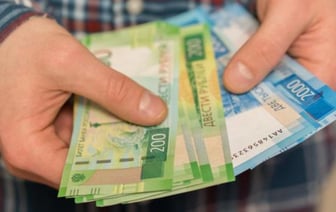 В Петербурге школьник обманом похитил у одноклассника 5,4 млн рублей и 150 тыс. долларов