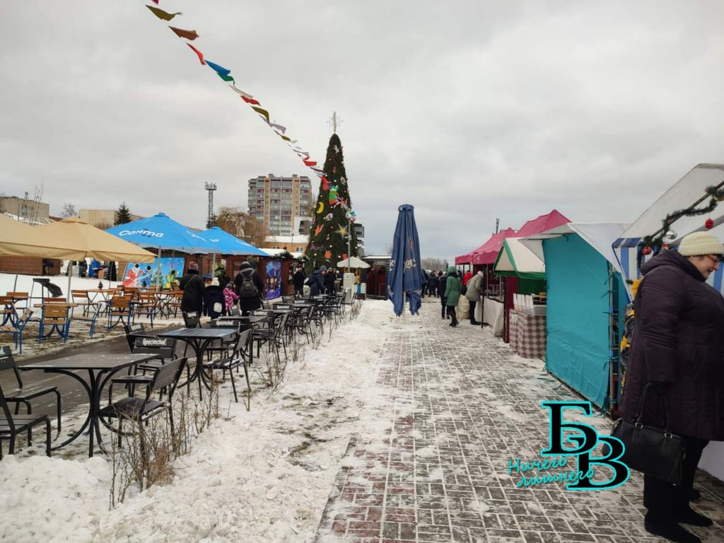 Второй зимний фестиваль «Брэсцкія забавы» проходит на набережной реки Мухавец