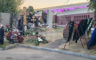 В Москве 19-летний парень разгромил могилу Маслякова — Видео