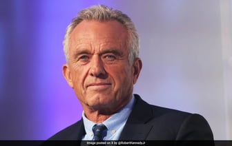 Роберт Кеннеди-младший приостанавливает президентскую кампанию в США и объявляет поддержку Трампу