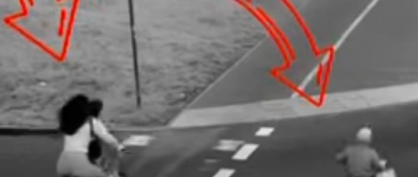 Мужчина на электросамокате сбил ребенка и уехал - видео
