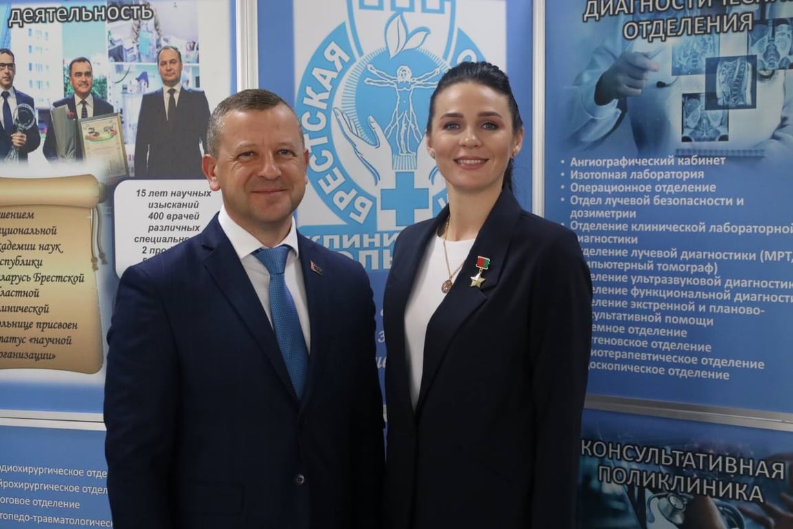 Первая белорусская женщина-космонавт Марина Василевская посещает Брест