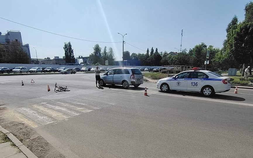 Велосипедистку в Барановичах сбил минивэн на пешеходном переходе