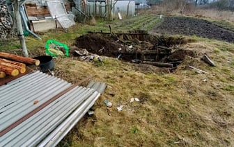 В Брестской области на приусадебном участке пенсионер обнаружил более сотни патронов