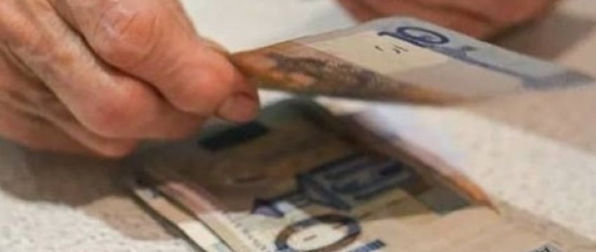 В Беларуси почтальон забирала деньги из пенсий, чтобы оплатить кредит