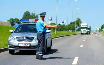 ГАИ отправила на дороги Беларуси «Стрелу». Кого пообещали «своевременно отстранять» от вождения?