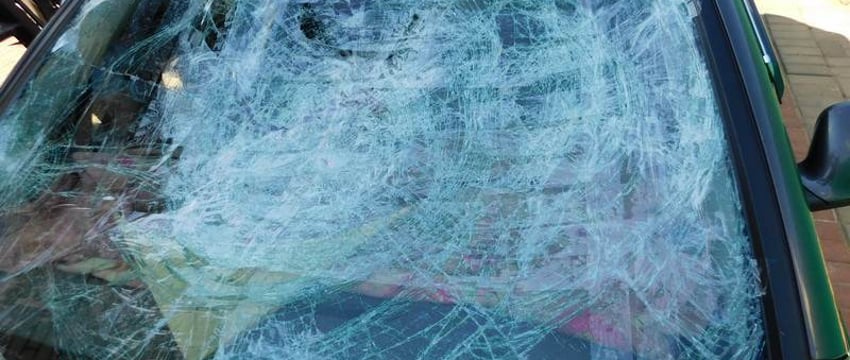 В Бресте рабочий требовал у начальника обновить технику в организации, а когда получил отказ, разбил машину руководителя бензотриммером