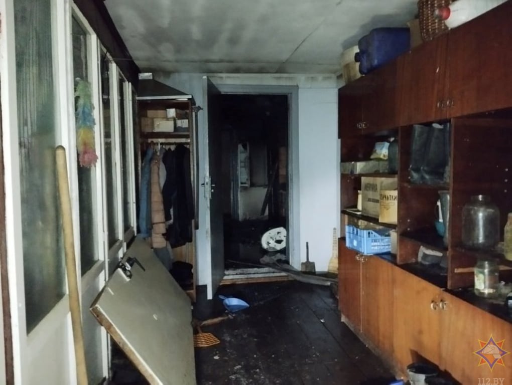 На пожаре в Барановичах мужчина спас соседку