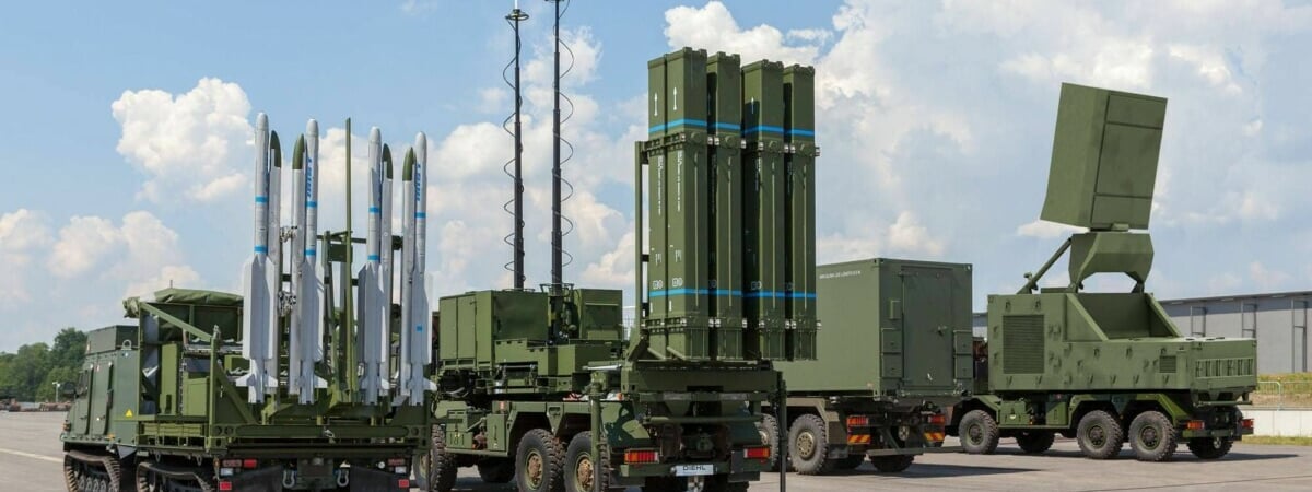 Германия пообещала передать Украине 17 систем ПВО IRIS-T