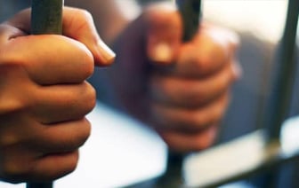 Отдел кадров в Сингапуре заключен в тюрьму за несанкционированное повышение зарплаты на 148 000 долларов.