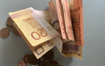 Кому предлагают 5000 рублей, а кому 3500 в месяц: смотрим вакансии с высокими зарплатами