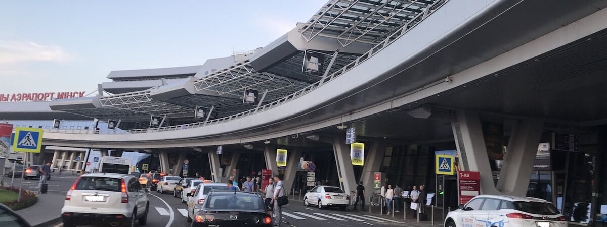 «Тайные пассажиры» минского аэропорта пожаловались на «некорректных и навязчивых» таксистов