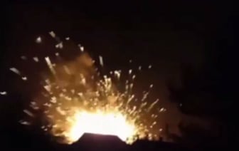 «Взрывается жутко» — Генштаб ВСУ заявил об ударе по российскому складу с 400 беспилотниками — Видео