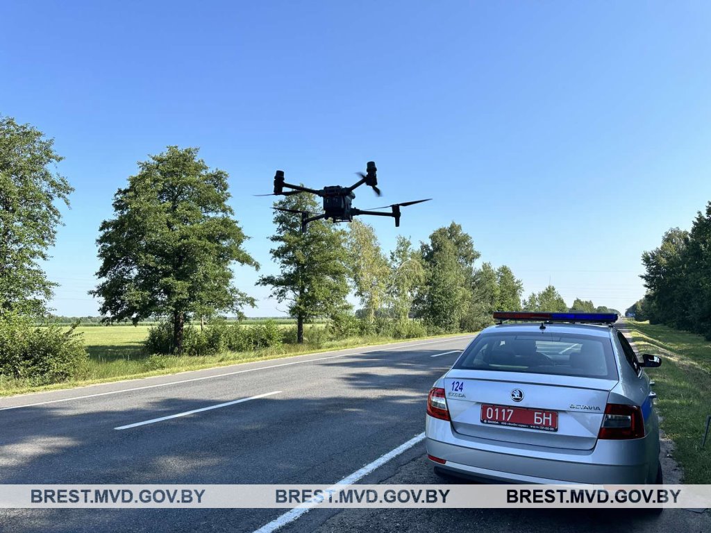 Возле Бреста ГАИ провела мониторинг дорог при помощи квадрокоптера